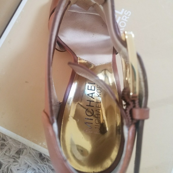 Michael kors heels - Picture 4 of 7